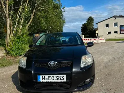 Gebraucht Toyota Auris 97 PS (71 kW) 2009 Schwarz Kleinwagen