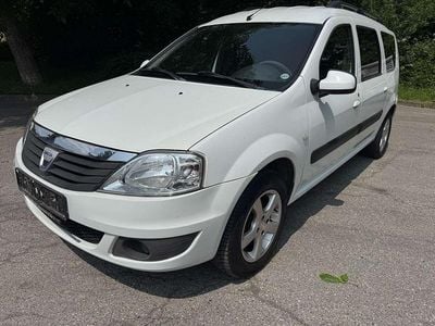 Gletscherweiss Gebraucht 2010 Dacia Logan Lauréate Kombi | 3.399 € (Etwas zu teuer)