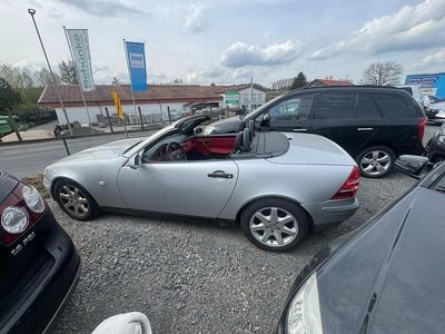 Gebraucht Mercedes SLK230 190 PS (139 kW) 1998 Silber Cabrio