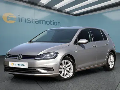 Gebraucht VW Golf VII 131 PS (96 kW) 2019 Grau Kleinwagen