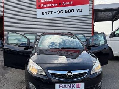 Gebraucht Opel Astra 101 PS (74 kW) 2011 Schwarz Limousine