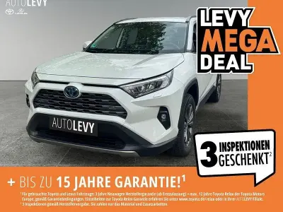 Używany Toyota RAV4 Hybrid Lounge 218 KM (160 kW) 2022 Biały SUV