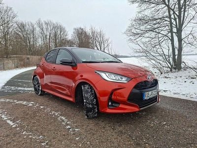 Orange Gebraucht 2022 Toyota Yaris Style Limousine | 19.630 € (Fairer Preis)