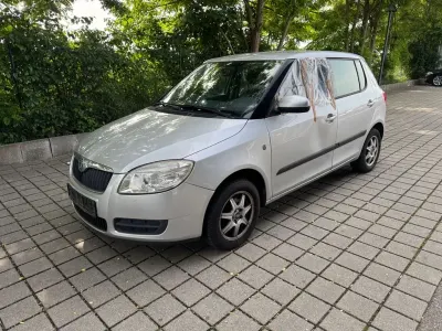 Gebraucht Skoda Fabia Ambiente 86 PS (63 kW) 2009 Silber Limousine