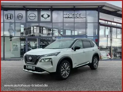 Neu Nissan X-Trail Tekna+ 213 PS (156 kW) 2026 P) / black (m) (weiss SUV