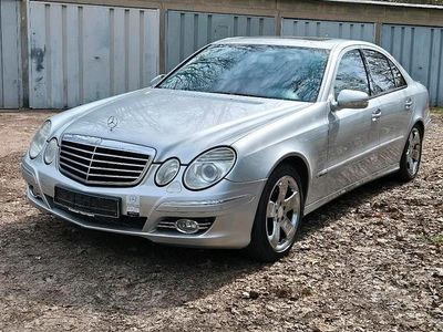Usata Mercedes E320 Avantgarde 224 CV (164 kW) 2006 Argento Berlina