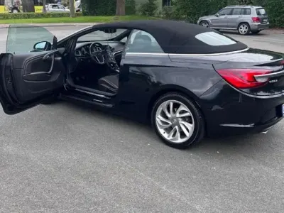Usata Opel Cascada 140 CV (102 kW) 2014 Nero Cabrio