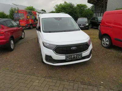 Gebraucht Ford Tourneo Connect Titanium 122 PS (89 kW) 2022 Weiß Van / Kleinbus