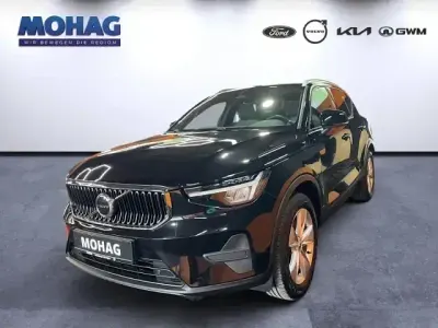 Gebraucht Volvo XC40 Core 163 PS (119 kW) 2023 Schwarz SUV