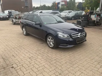 Gebraucht Mercedes E300 204 PS (150 kW) 2013 Blau Kombi