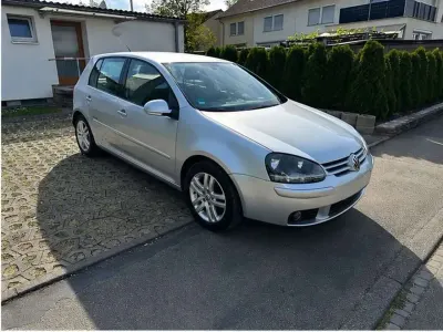 Używany VW Golf V Edition 80 KM (58 kW) 2007 Srebrny Sedan/Limuzyna