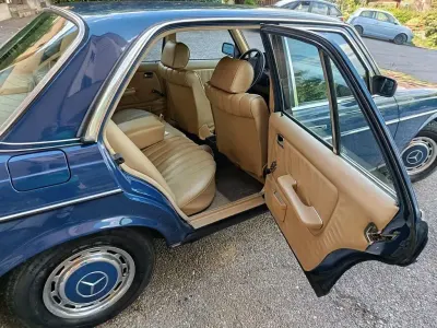 Gebraucht Mercedes 200 82 PS (60 kW) 1983 Blau Limousine