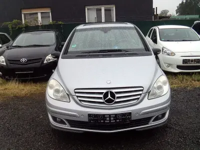 Gebraucht Mercedes B200 136 PS (100 kW) 2005 Silber Van / Kleinbus