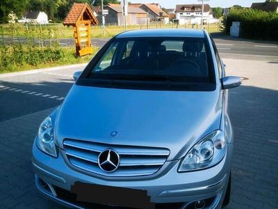 Mercedes B200