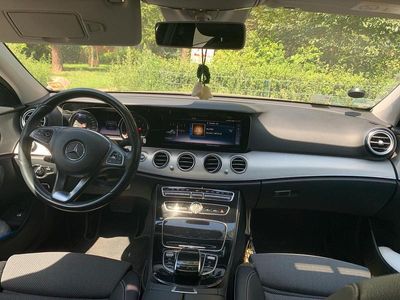 Mercedes E200