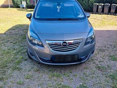 Gebraucht Opel Meriva Edition 140 PS (102 kW) 2010 Braun Van / Kleinbus