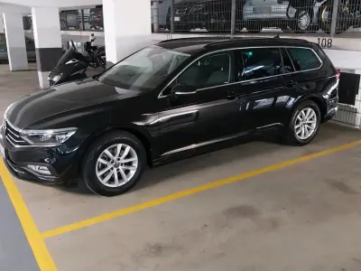 Gebraucht VW Passat 150 PS (110 kW) 2023 Schwarz Kombi
