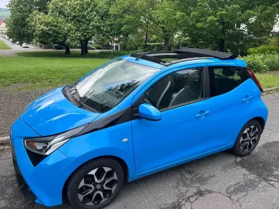Używany Toyota Aygo 69 KM (50 kW) 2019 Niebieski Hatchback