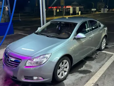 Gebraucht Opel Astra 131 PS (96 kW) 2013 Grau Limousine