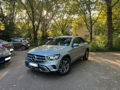 Gebraucht Mercedes GLC220 Avantgarde 194 PS (142 kW) 2020 Silber SUV