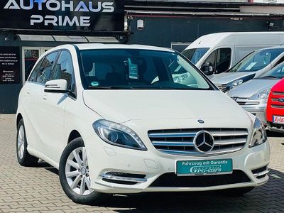 Gebraucht Mercedes B180 109 PS (80 kW) 2013 Calcitweiss/zirrusweiss Van / Kleinbus