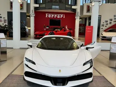 Gebraucht Ferrari SF90 2025 Weiß Cabrio