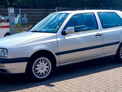 Gebraucht VW Golf III 75 PS (55 kW) 1996 Silber Kleinwagen