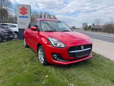 Gebraucht Suzuki Swift Comfort 83 PS (61 kW) 2023 Fervent red Kleinwagen