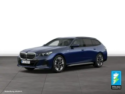 Gebraucht BMW 550e M Sport 489 PS (359 kW) 2025 Blau Kombi