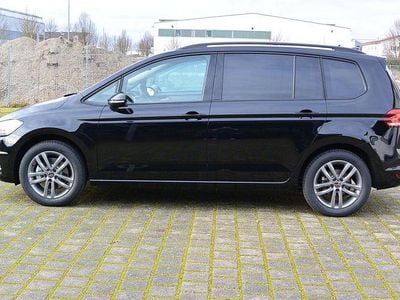Neu VW Touran Edition 150 PS (110 kW) 2025 Grenadillschwarz Van / Kleinbus