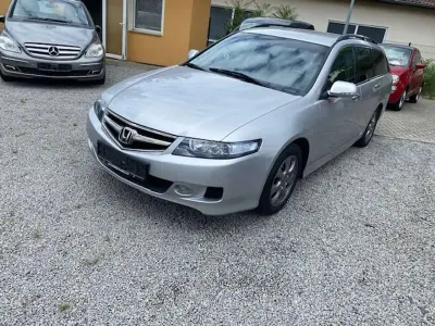 Gebraucht Honda Accord Sport 155 PS (114 kW) 2008 Alabaster silver m. Kombi