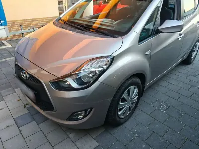 Gebraucht Hyundai ix20 Classic 90 PS (66 kW) 2017 Gold Kleinwagen