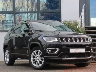 Käytetty Jeep Compass 150 HP (110 kW) 2021 Musta Katumaasturi