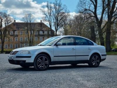 Usata VW Passat Highline 150 CV (110 kW) 2001 Argento Berlina