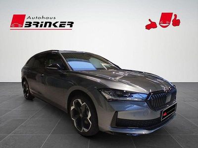 Graphitegrau metallic Neu 2025 Skoda Superb SportLine Kombi | 46.180 € (Fairer Preis)
