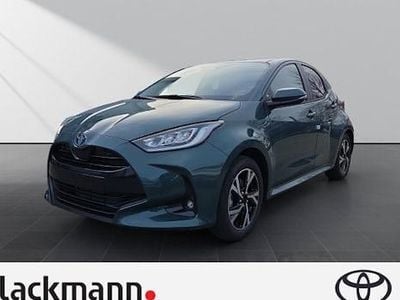 Neu Toyota Yaris Hybrid Comfort 117 PS (86 kW) 2025 Grau Kleinwagen