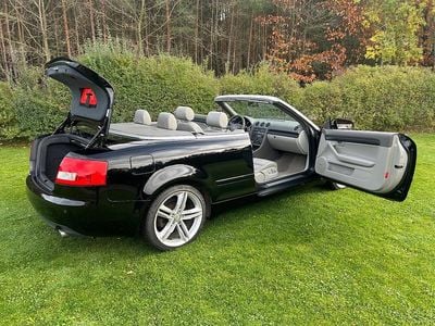 Schwarz Gebraucht 2022 Audi A4 Cabrio | 5.100 €