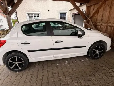 Occasion Peugeot 207 95 PK (69 kW) 2009 Wit Sedan