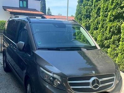 Mercedes V220