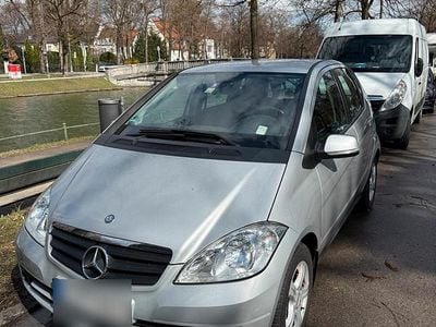Gebraucht Mercedes A160 95 PS (69 kW) 2011 Silber Kleinwagen