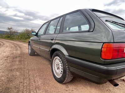 gebraucht BMW 318 e30 i touring Malachitgrün