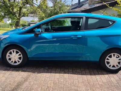 Używany Ford Fiesta Cool & Connect 86 KM (63 kW) 2018 Niebieski Hatchback