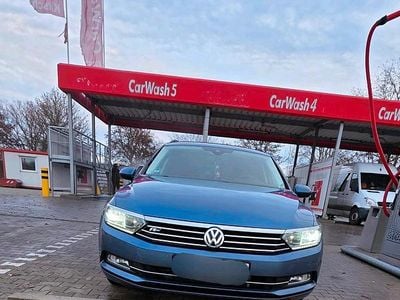 Gebraucht VW Passat Comfortline 120 PS (88 kW) 2017 Blau Kombi