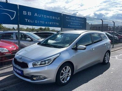 Gebraucht Kia Ceed Edition 7 128 PS (94 kW) 2013 Silber Kleinwagen