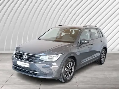 Gebraucht VW Tiguan Life 150 PS (110 kW) 2023 Uranograu SUV