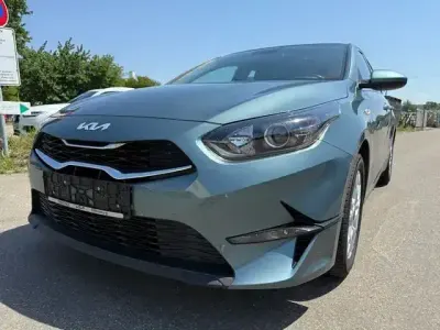 Używany Kia Ceed 120 KM (88 kW) 2022 Szary Hatchback