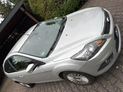 Używany Ford Focus Titanium 101 KM (74 kW) 2009 Srebrny Sedan/Limuzyna