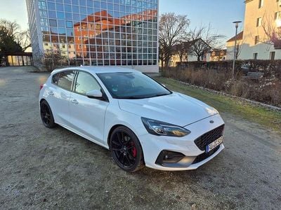 Gebraucht Ford Focus ST 280 PS (205 kW) 2019 Weiß Limousine