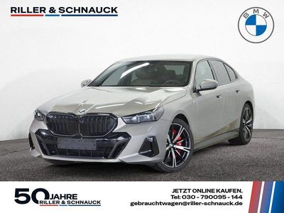 Gebraucht BMW 540 M Sport 303 PS (222 kW) 2025 Oxidgrau Limousine