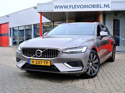 Grau Gebraucht 2020 Volvo V60 R-Design Kombi | 27.350 € (Fairer Preis)